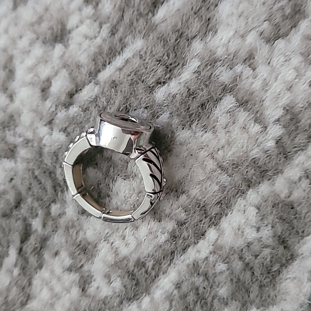Magnolia and Vine Snap Ring - Picture 2 of 3